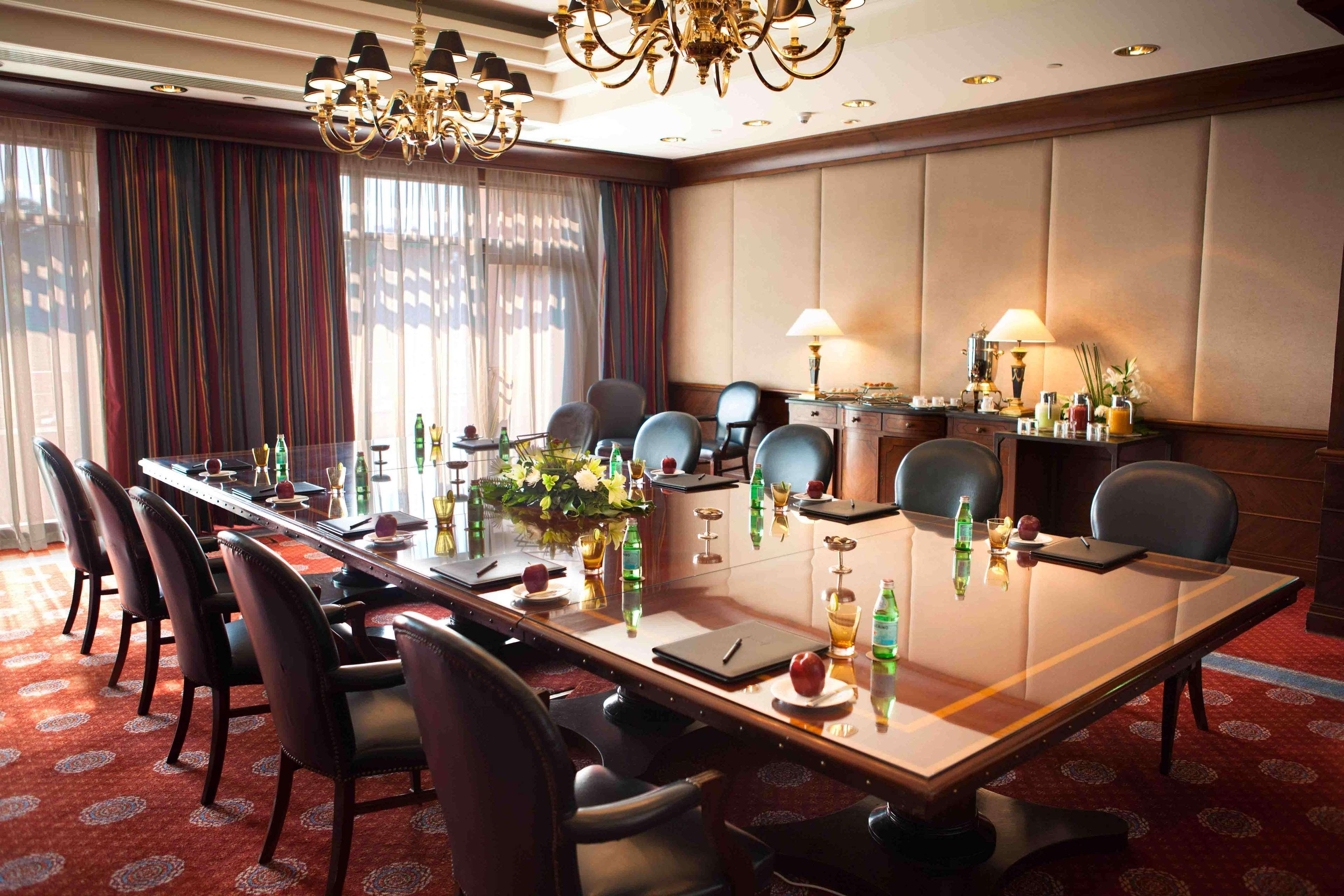 Sofitel Cairo Downtown Nile Hotel Faciliteter billede The boardroom at the hotel