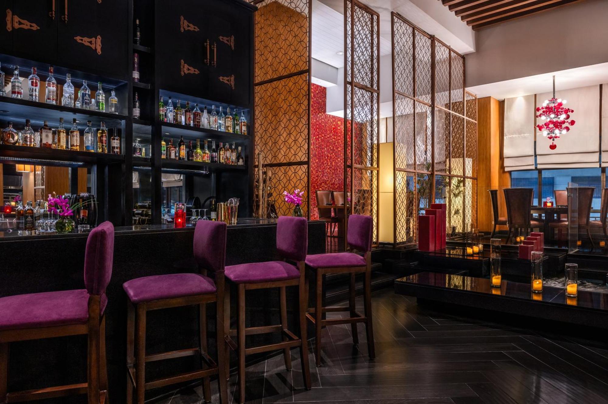 Sofitel Cairo Downtown Nile Hotel Eksteriør billede The bar at the lobby