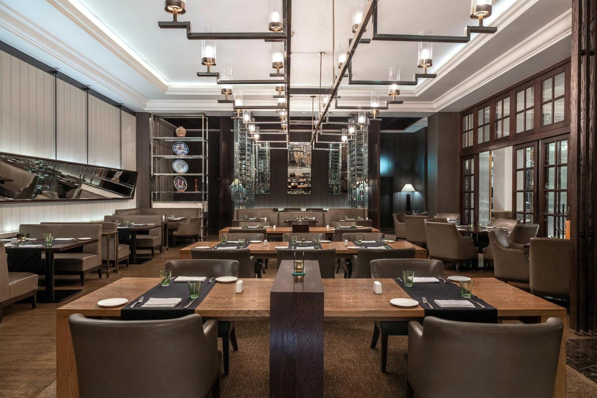 Sofitel Cairo Downtown Nile Hotel Eksteriør billede The interior of the restaurant in 2018