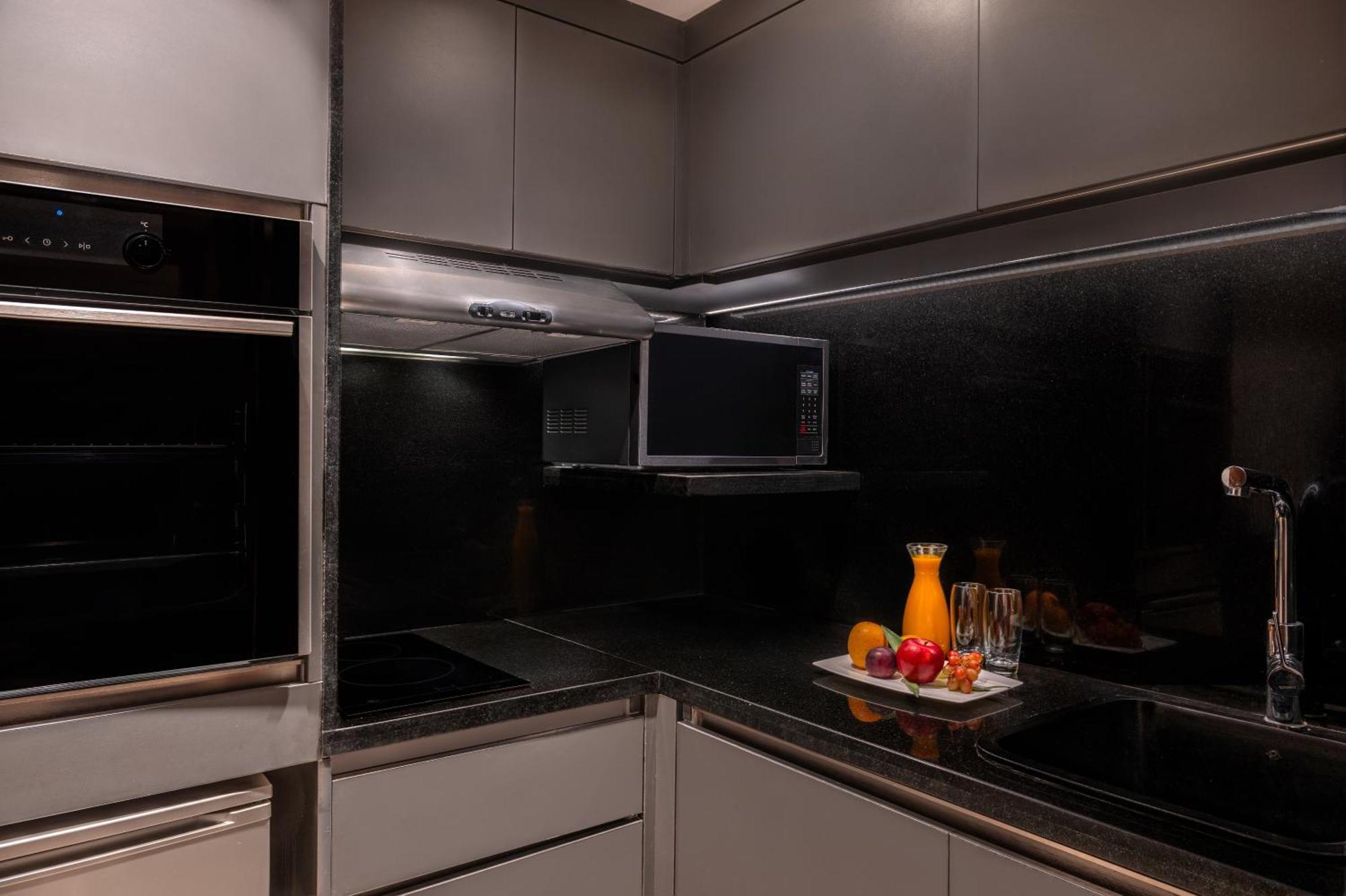 Sofitel Cairo Downtown Nile Hotel Eksteriør billede A modern kitchen